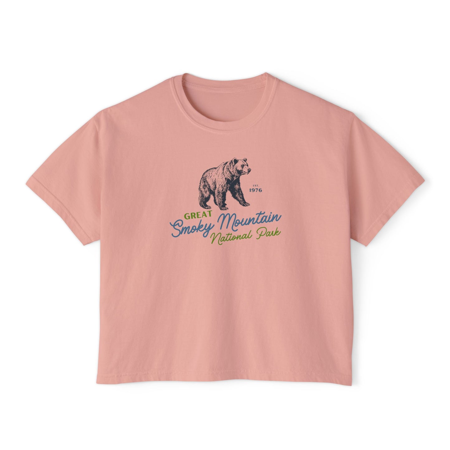 Comfort Colors cropped t-shirt with bear graphic and “Great Smoky Mountains National Park” text – outdoorsy granola girl aesthetic